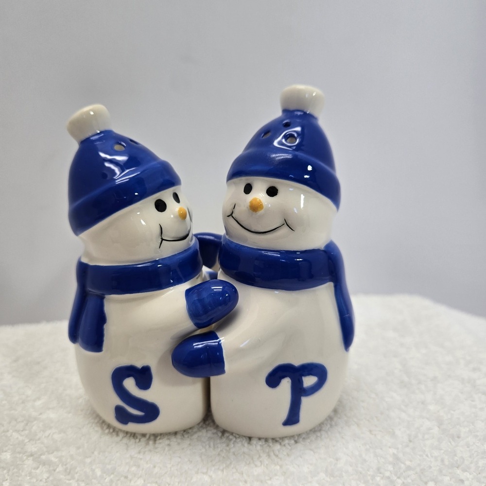 Vintage Handpainted Ceramic Hugging Nestled Snowman Salt & Pepper Shakers  Blue